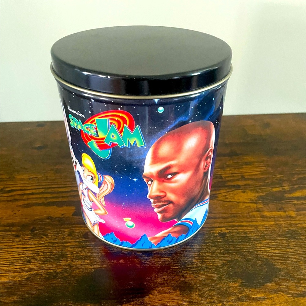 Vintage Warner Bros Space Jam Michael Jordan Basketball Iroquois Popcorn Tin
